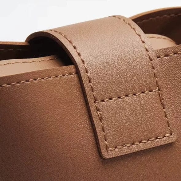 Mini sac seau en cuir vegan Marron