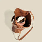 Sac seau arrangé en cuir vegan