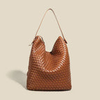 Sac seau arrangé en cuir vegan