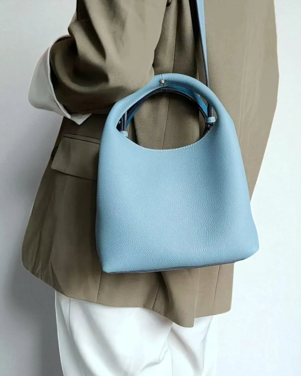 Sac seau cuir rabat arrondi