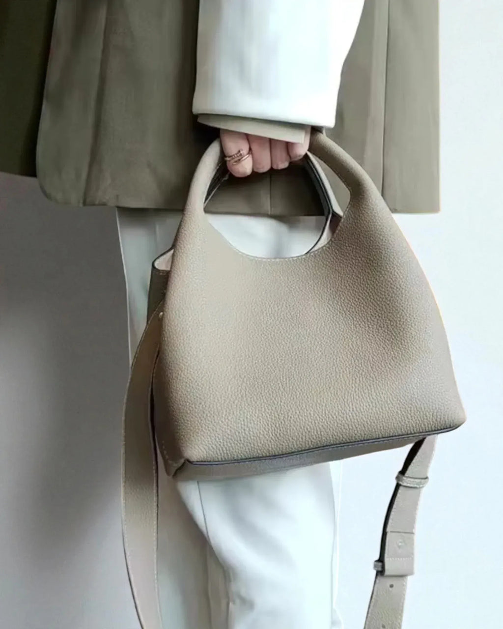 Sac seau cuir rabat arrondi