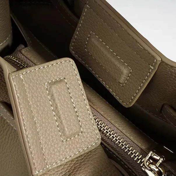 Sac seau cuir verni cognac