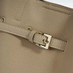 Sac seau cuir verni cognac