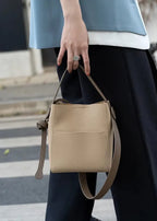 Sac seau en cuir brute