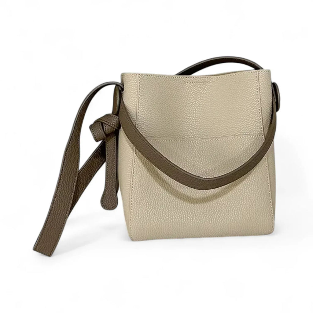 Sac seau en cuir brute