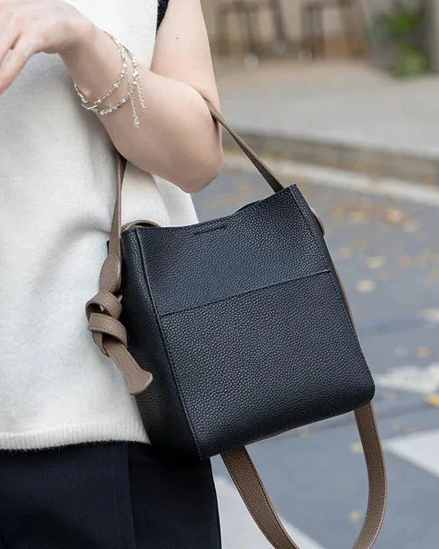 Sac seau en cuir brute Noir