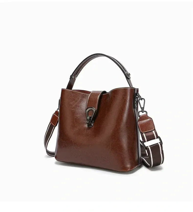 Sac seau en cuir lustré