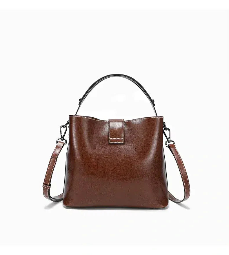 Sac seau en cuir lustré