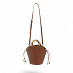 Sac seau en cuir surpiqué bambou