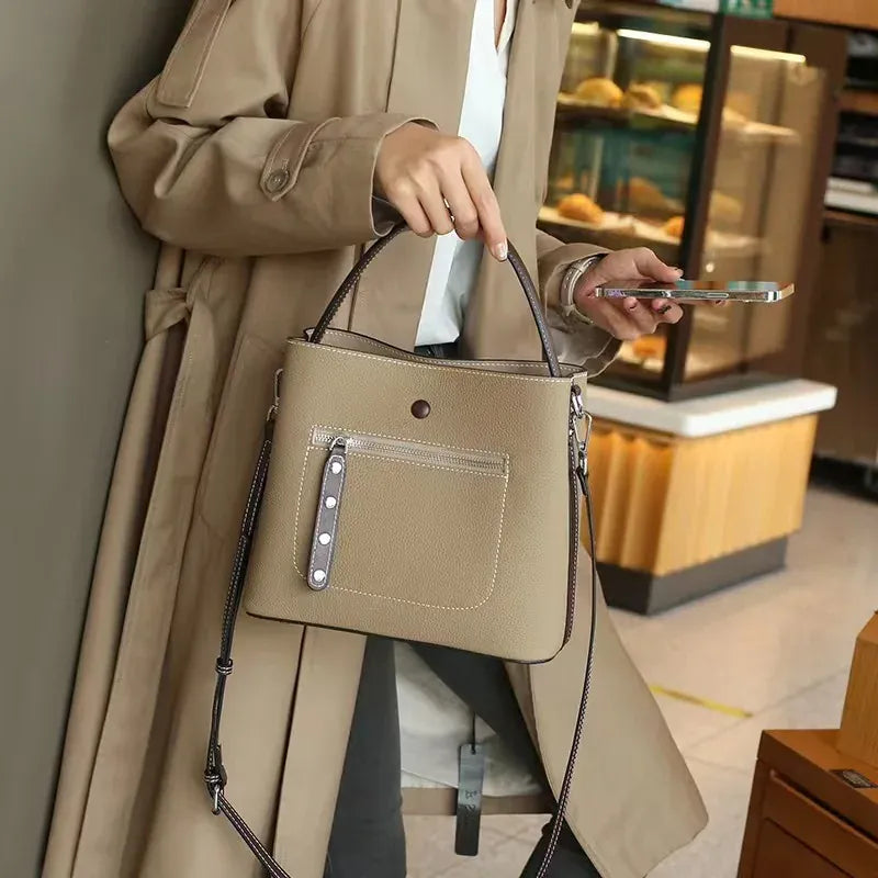 Sac seau étui en cuir Khaki