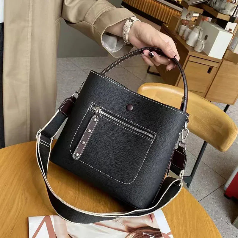 Sac seau étui en cuir Noir