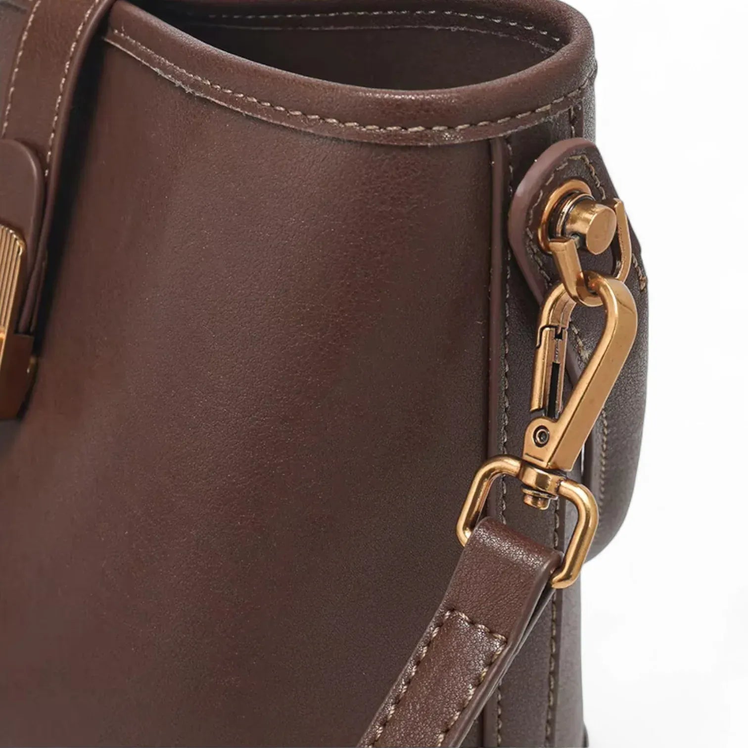 Sac seau plat en cuir