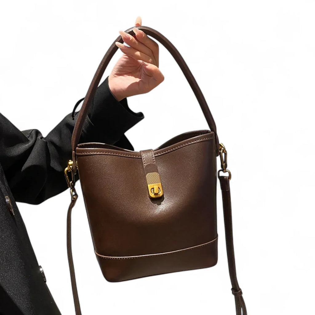 Sac seau plat en cuir