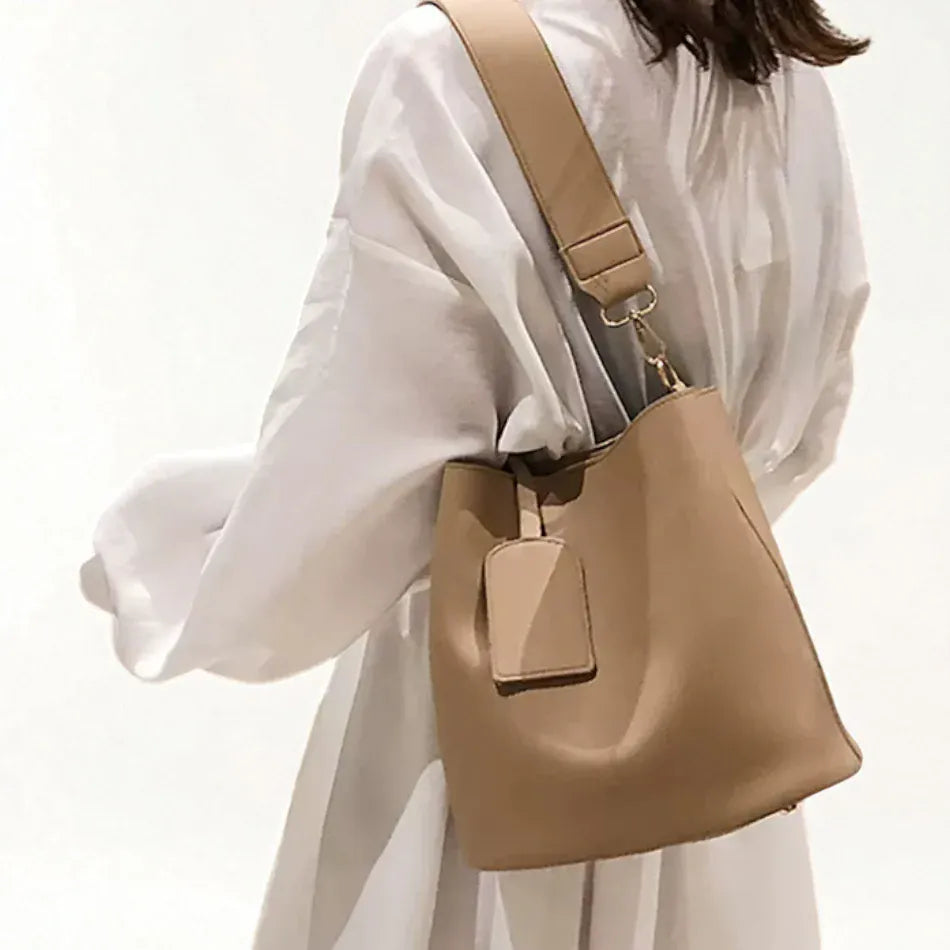 Sac seau sangle large minimaliste