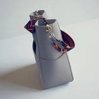 Sac seau similicuir argenté Gris