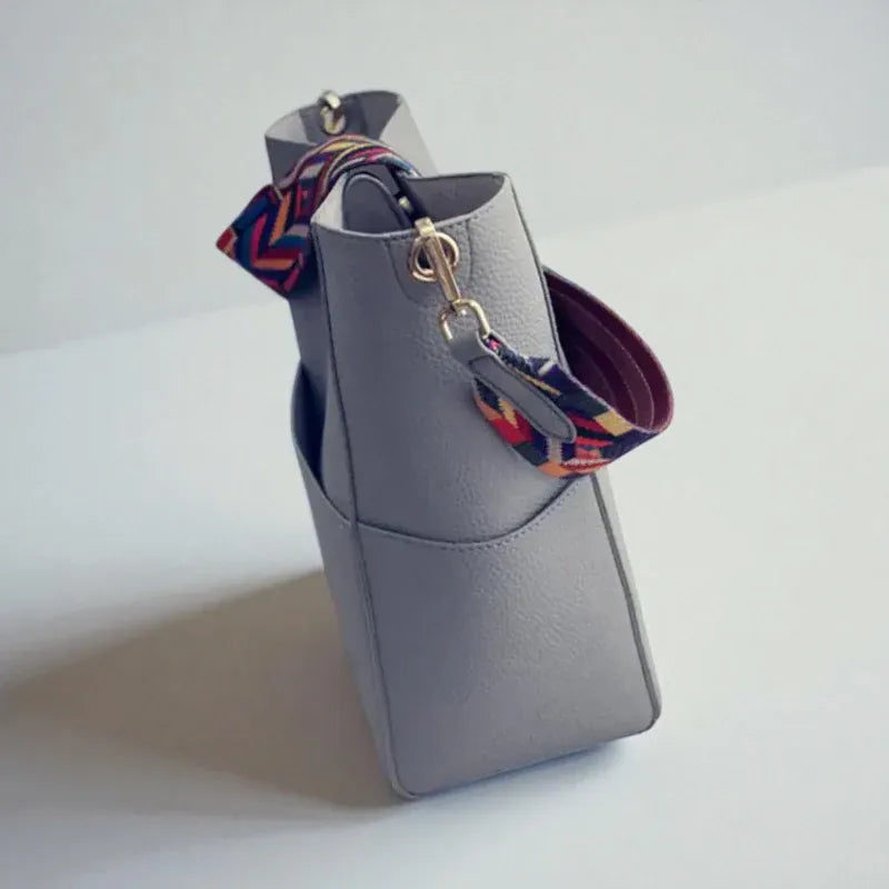 Sac seau similicuir argenté Gris