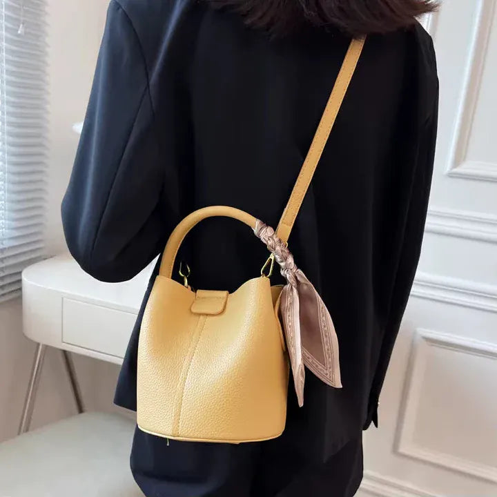 Sac seau similicuir lotus